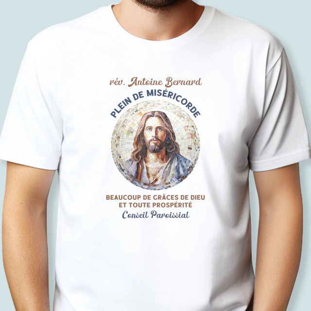 Le Prénom Et Un Texte: Un Prêtre Plein De Miséricorde - T-Shirt Pour Hommes