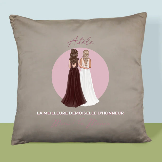 La Création Du Personnage: La Meilleure Demoiselle D'Honneur - Coussin
