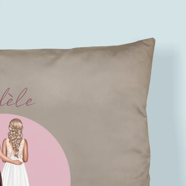 La Création Du Personnage: La Meilleure Demoiselle D'Honneur - Coussin