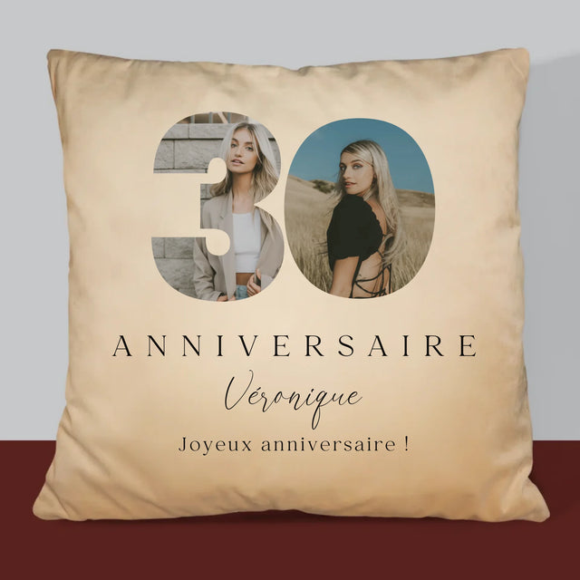 Collage Photo De Lettre: 30E Anniversaire Et Texte En Bas - Coussin