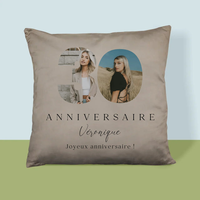 Collage Photo De Lettre: 30E Anniversaire Et Texte En Bas - Coussin