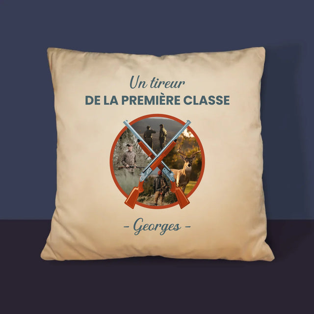 Le Collage Photo: Un Tireur De La Première Classe - Coussin