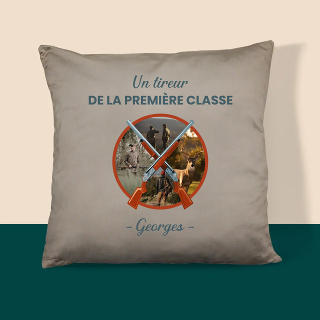 Le Collage Photo: Un Tireur De La Première Classe - Coussin