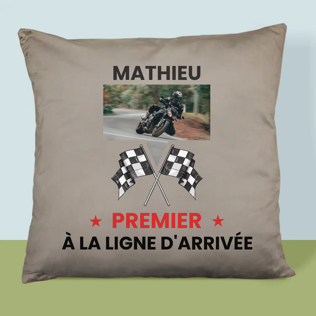 La Photo Et Un Texte: Premier À La Ligne D'Arrivée - Coussin
