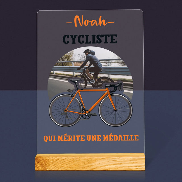 La Photo Et Un Texte: Cycliste Qui Mérite Une Médaille - Impression Sur Verre Acrylique