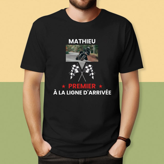 La Photo Et Un Texte: Premier À La Ligne D'Arrivée - T-Shirt Pour Hommes