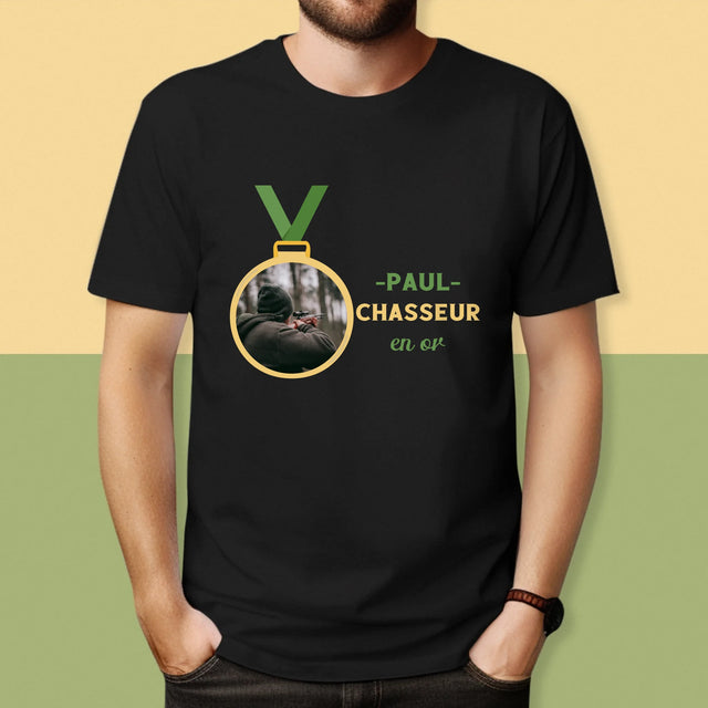 La Photo Et Un Texte: Chasseur En Or - T-Shirt Pour Hommes