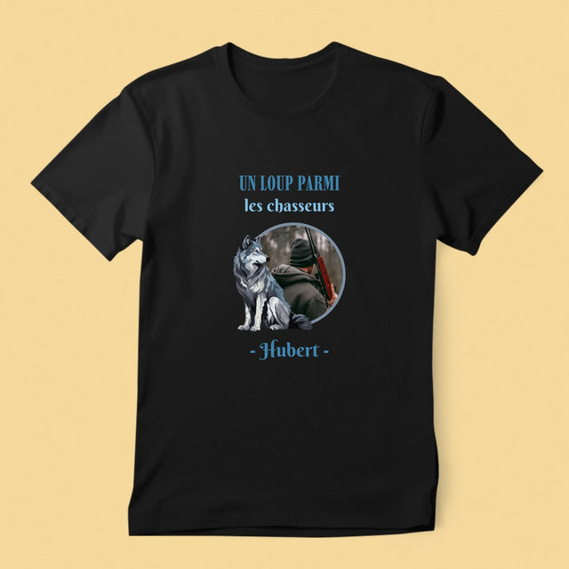 La Photo Et Un Texte: Un Loup Parmi Les Chasseur - T-Shirt Pour Hommes