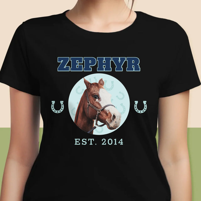 Ton Personnage: Ton Cheval Varsity - T-Shirt Pour Femmes