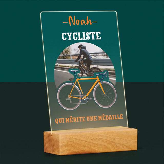 La Photo Et Un Texte: Cycliste Qui Mérite Une Médaille - Impression Sur Verre Acrylique