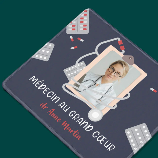 Photo Et Texte: Médecin Au Grand Cœur - Tapis De Souris