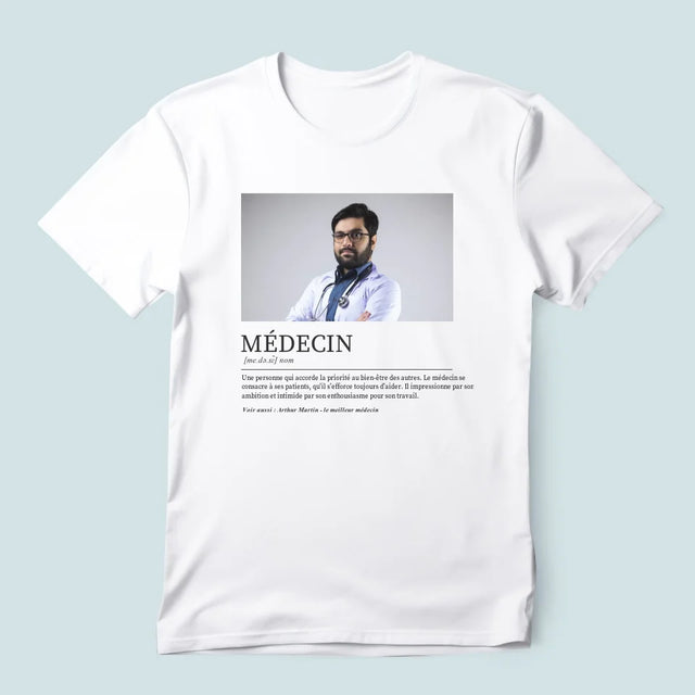 La Photo Et Un Texte: Médecin Définition - T-Shirt Pour Hommes