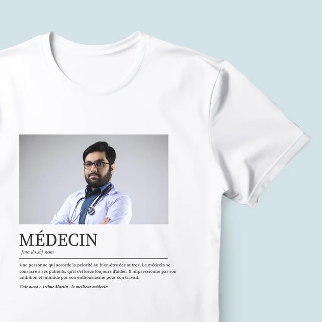 La Photo Et Un Texte: Médecin Définition - T-Shirt Pour Hommes