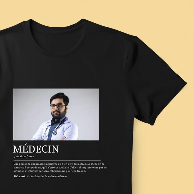 La Photo Et Un Texte: Médecin Définition - T-Shirt Pour Hommes