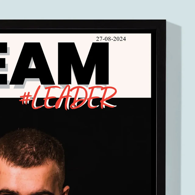 La Couverture De Magazine: Team Leader - Impression Encadrée 30X40