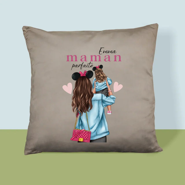 La Création Du Personnage: Maman Parfaite - Coussin