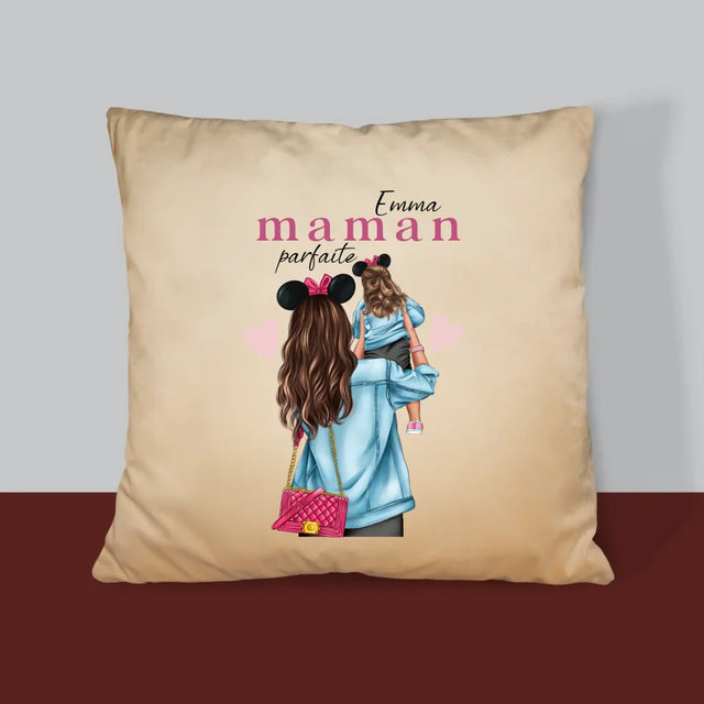 La Création Du Personnage: Maman Parfaite - Coussin