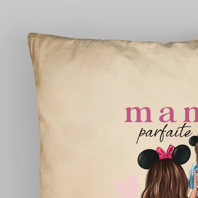 La Création Du Personnage: Maman Parfaite - Coussin