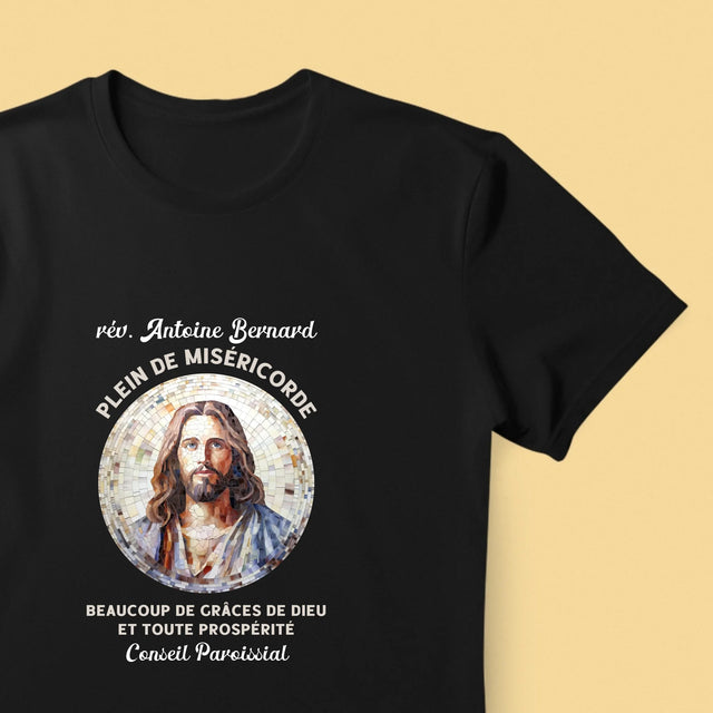 Le Prénom Et Un Texte: Un Prêtre Plein De Miséricorde - T-Shirt Pour Hommes