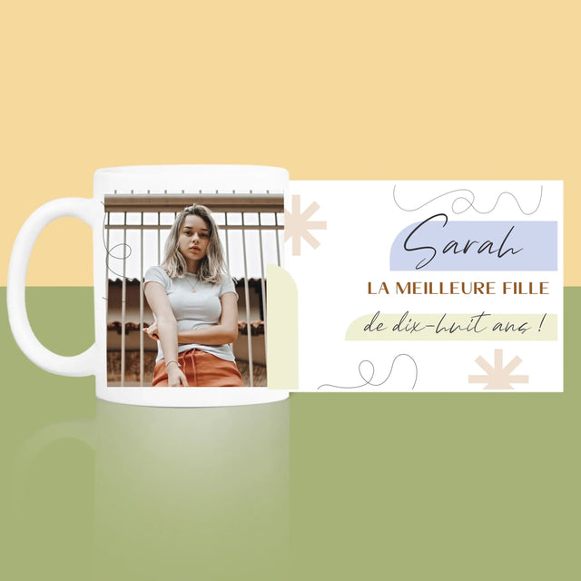 La Photo Et Un Texte: La Meilleure Fille De Dix-Huit Ans - Le Mug