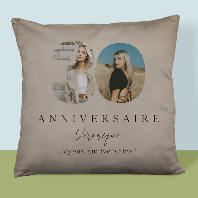 Collage Photo De Lettre: 30E Anniversaire Et Texte En Bas - Coussin 