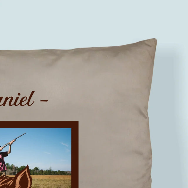 Le Collage Photo: Pourfendeur Du Sanglier - Coussin 