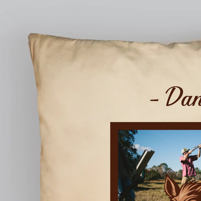 Le Collage Photo: Pourfendeur Du Sanglier - Coussin 