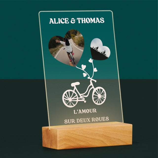 Le Collage Photo: L'Amour Sur Deux Roues - Impression Sur Verre Acrylique 