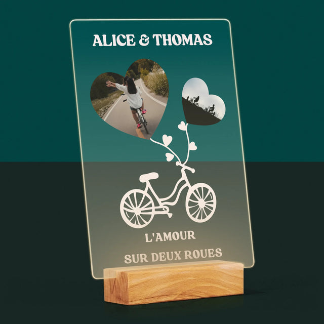Le Collage Photo: L'Amour Sur Deux Roues - Impression Sur Verre Acrylique 