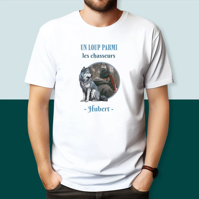 La Photo Et Un Texte: Un Loup Parmi Les Chasseur - T-Shirt Pour Hommes