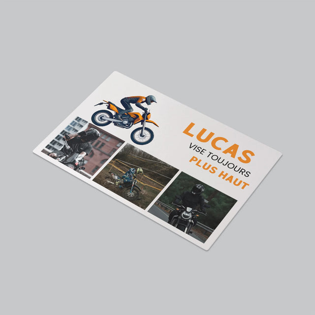 La Photo Et Un Texte: Il Vise Toujours Plus Haut - Sous-Main Bureau