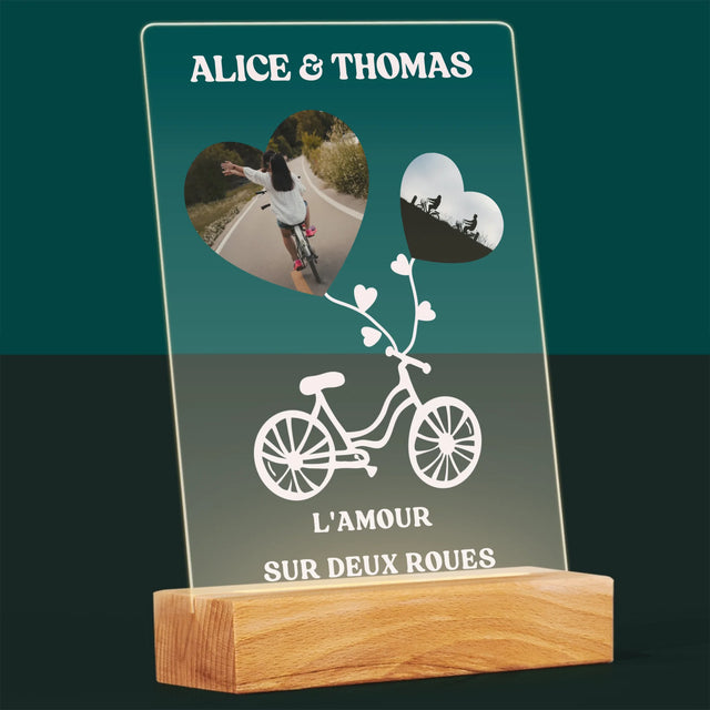 Le Collage Photo: L'Amour Sur Deux Roues - Impression Sur Verre Acrylique 