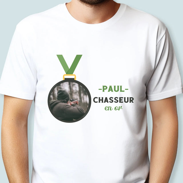 La Photo Et Un Texte: Chasseur En Or - T-Shirt Pour Hommes
