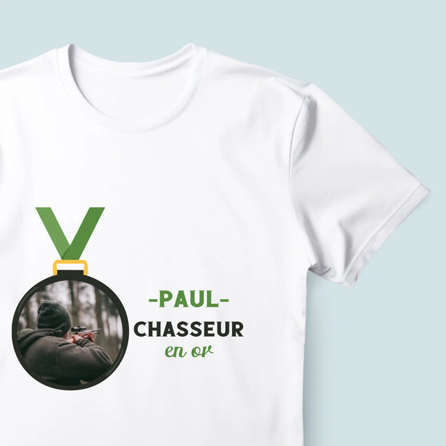 La Photo Et Un Texte: Chasseur En Or - T-Shirt Pour Hommes